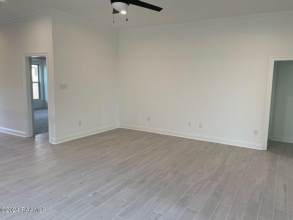 3rd image of 121 Elmwood Meadows Dr