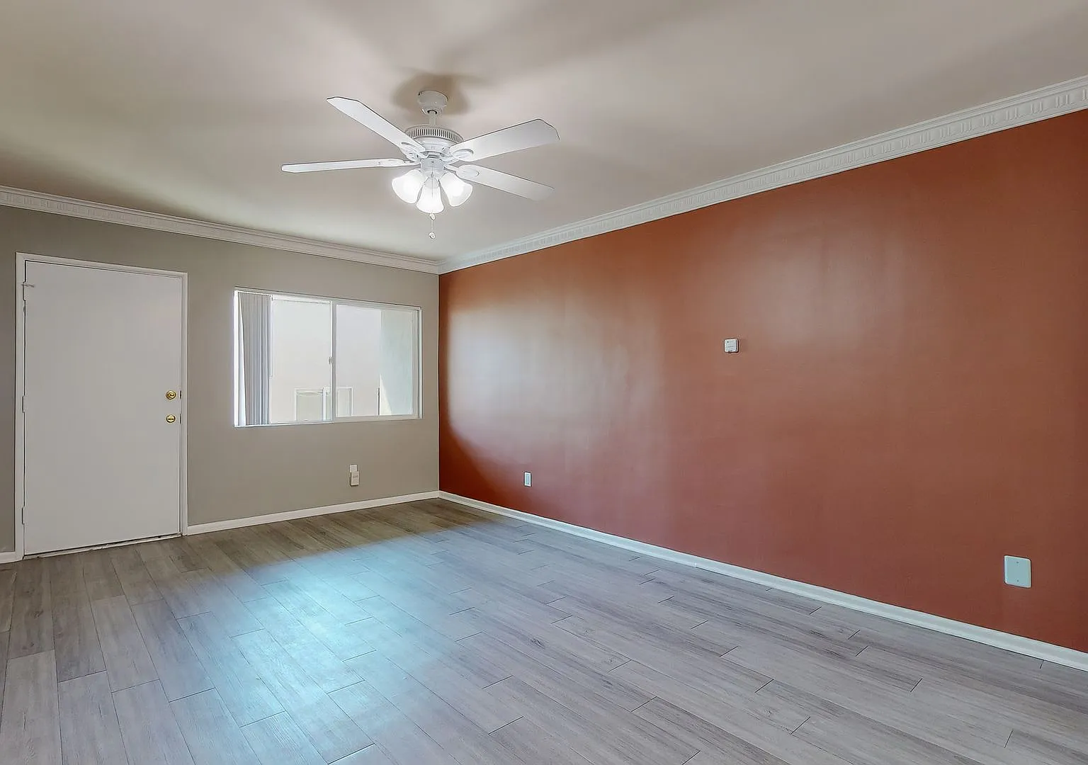 1818 N Kingsley Drive — Photo 4
