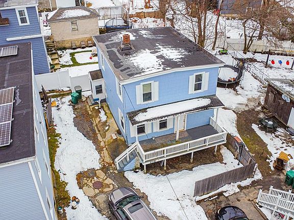 4th image of 108 Charles St