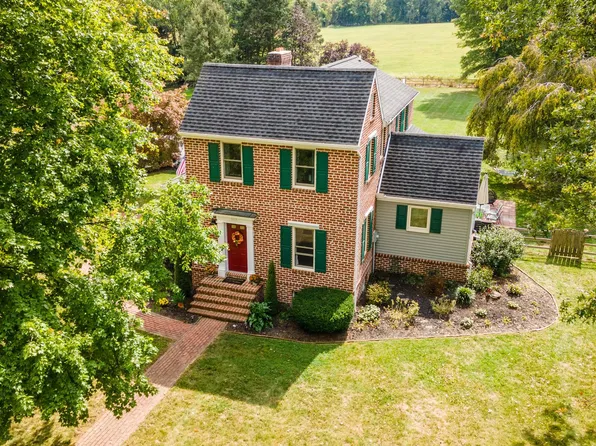 111 E Yellow Breeches Rd, Carlisle, PA 17015