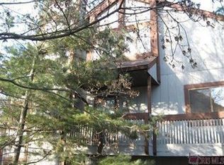 2180 Pinebrook Trl, Cuyahoga Falls, OH 44223