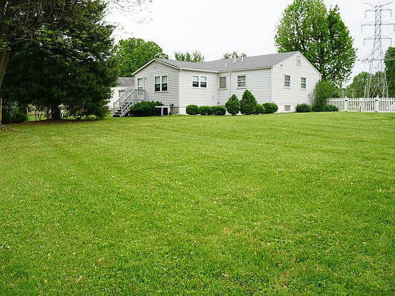 2nd image of 600 Saint Brendan Ln