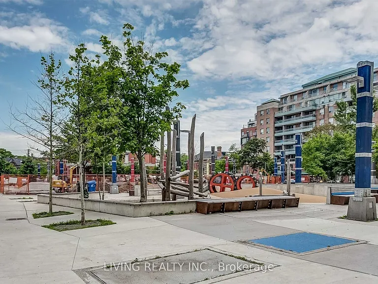 Lisgar St — Photo 14
