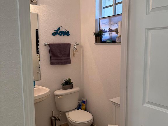 3rd image of 976 Abaco Lane