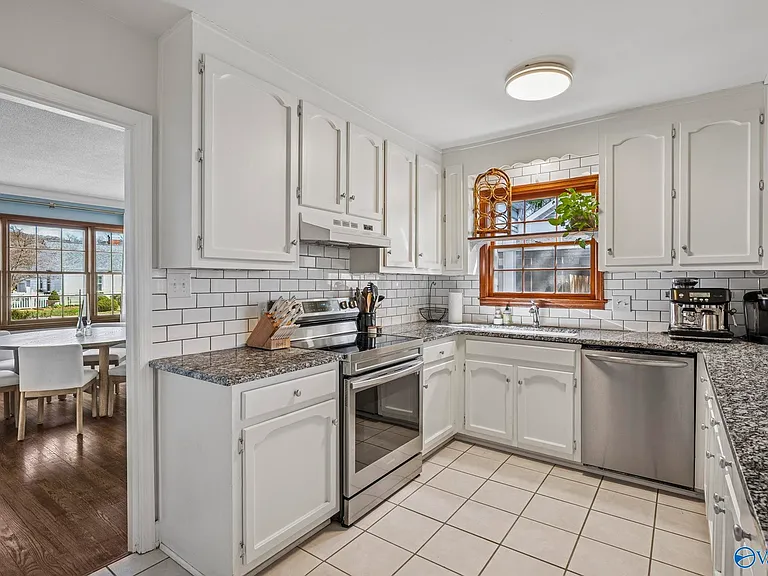 2706 Overton Rd SW — Photo 9