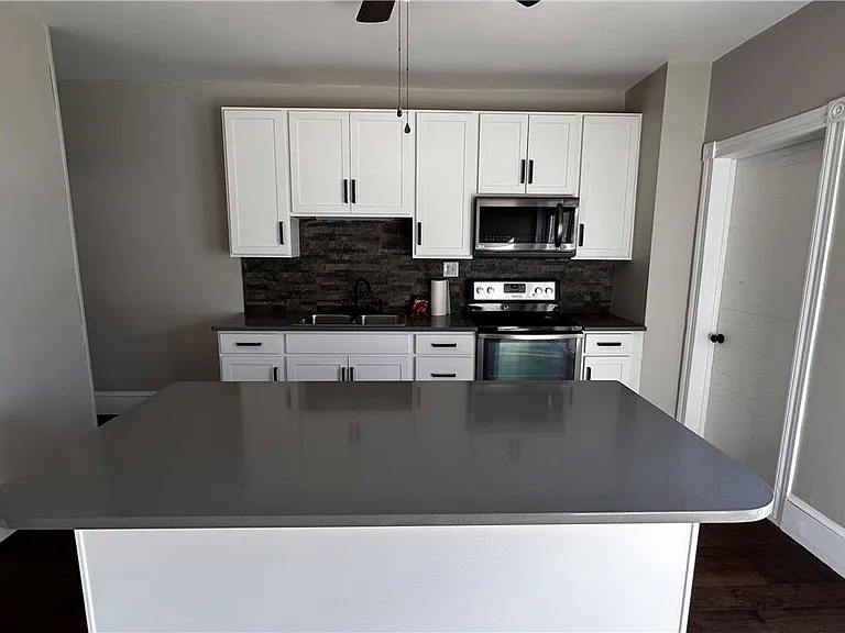 21 Davey Ave — Photo 9