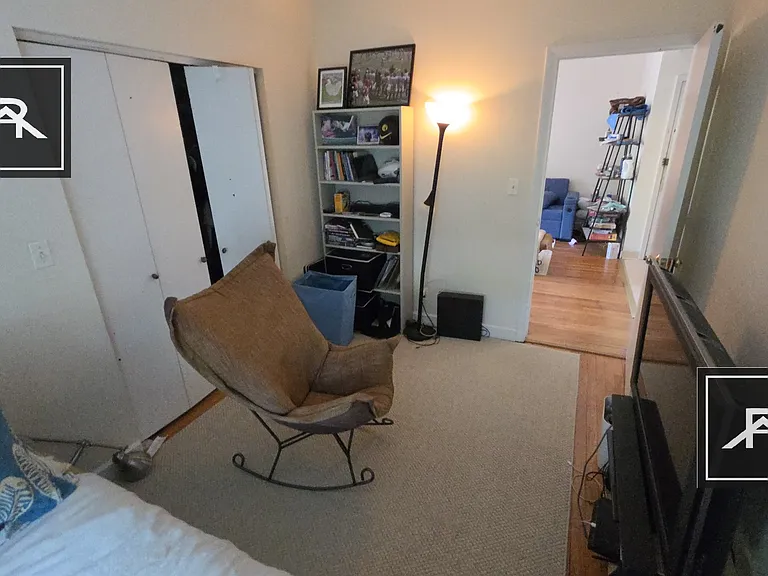 315 Summit Ave #8 — Photo 5