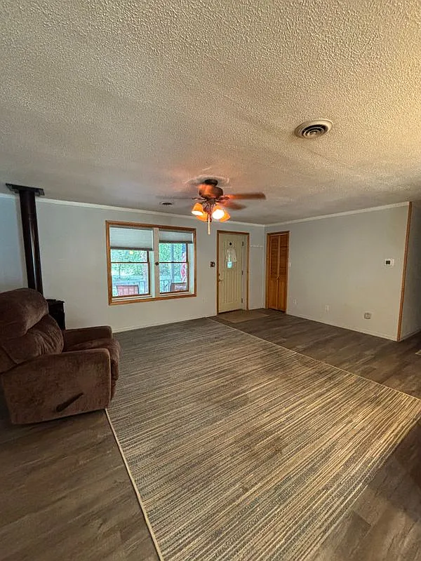 2 bed, 1.0 bath, 1440 sqft, $1,200 — Photo 4