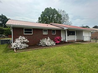 95 Millport Dr, Rossville, GA 30741