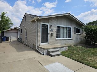 8234 Perrin Ave, Westland, MI 48185