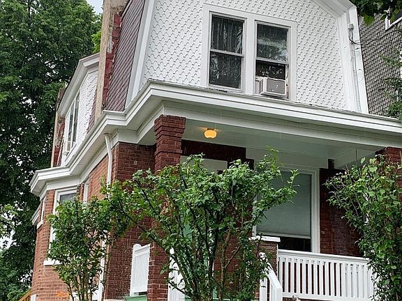 2nd image of 33 Juergens Ave