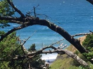 24 Redcrest Ct, Whitethorn, CA 95589