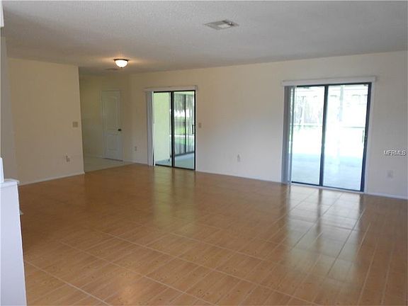 3rd image of 7546 Darlene St