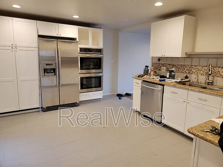 344 W Selmar Ct — Photo 5