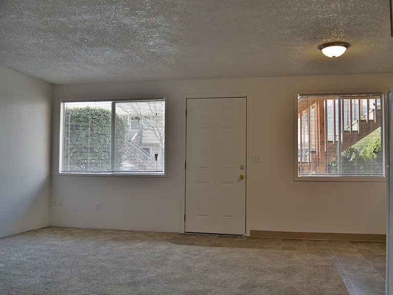 Beverly Ann Apartments — Photo 6