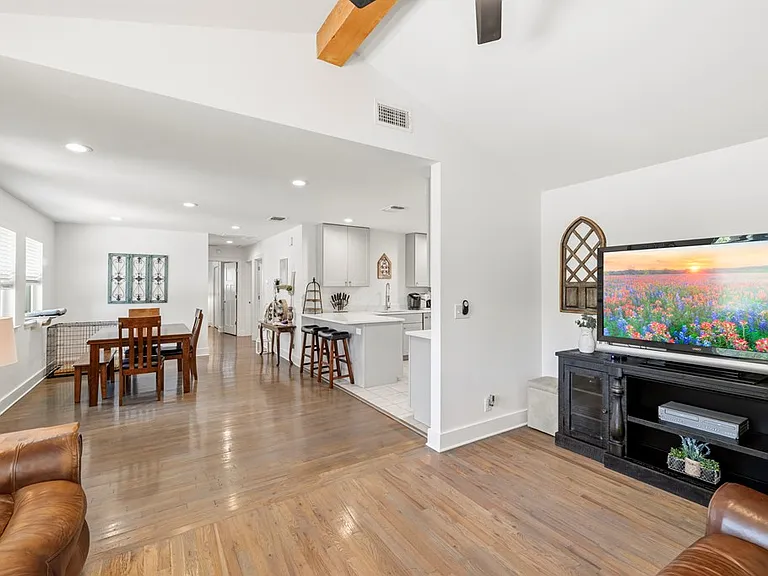 315 Mimosa St — Photo 6