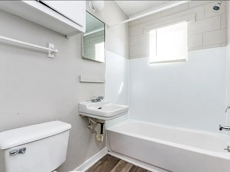 506 Bragg St — Photo 9