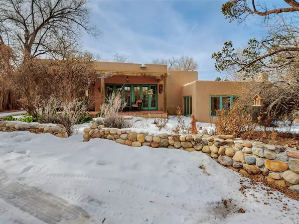 629 Camino Del Monte Sol, Santa Fe, NM 87505