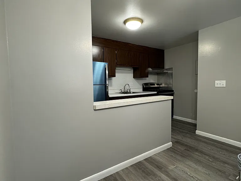 3 Dana Ct #6 — Photo 3