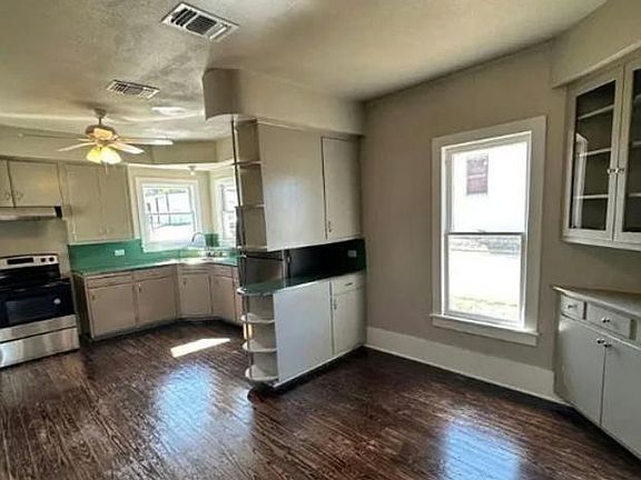 4th image of 1607 N Saint Joseph St