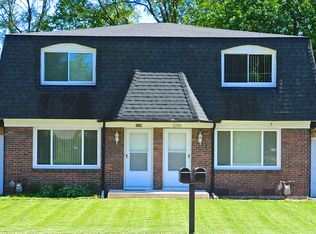 2290 Jericho Rd, Aurora, IL 60506