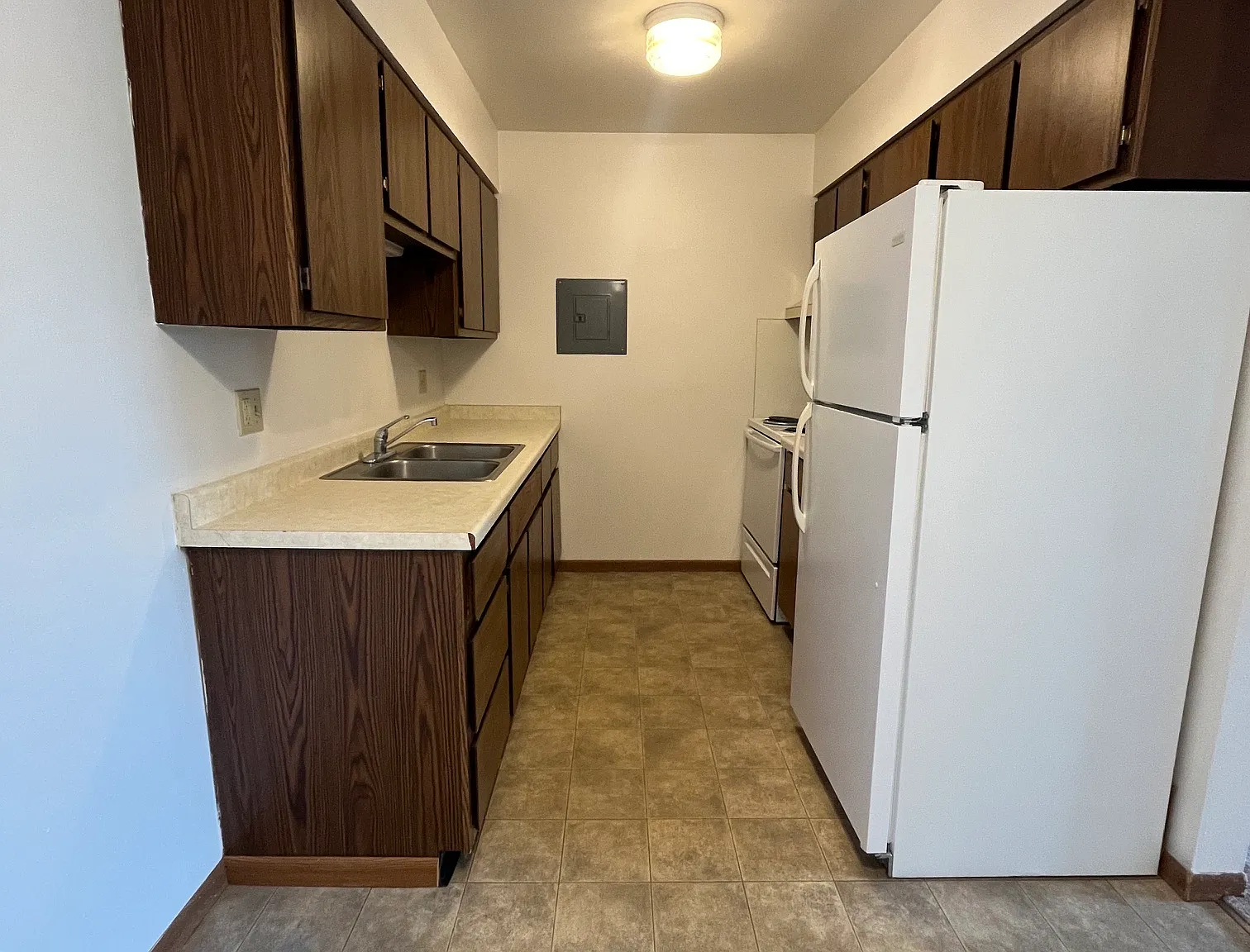 721 W Maple Street - 6 — Photo 3