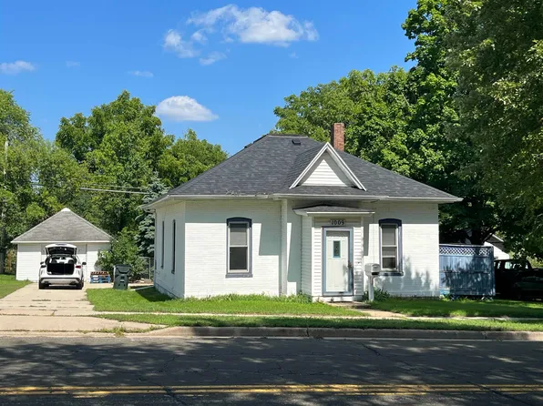 1009 W Wisconsin St, Portage, WI 53901