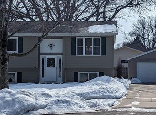 1322 43rd St NW, Rochester, MN 55901