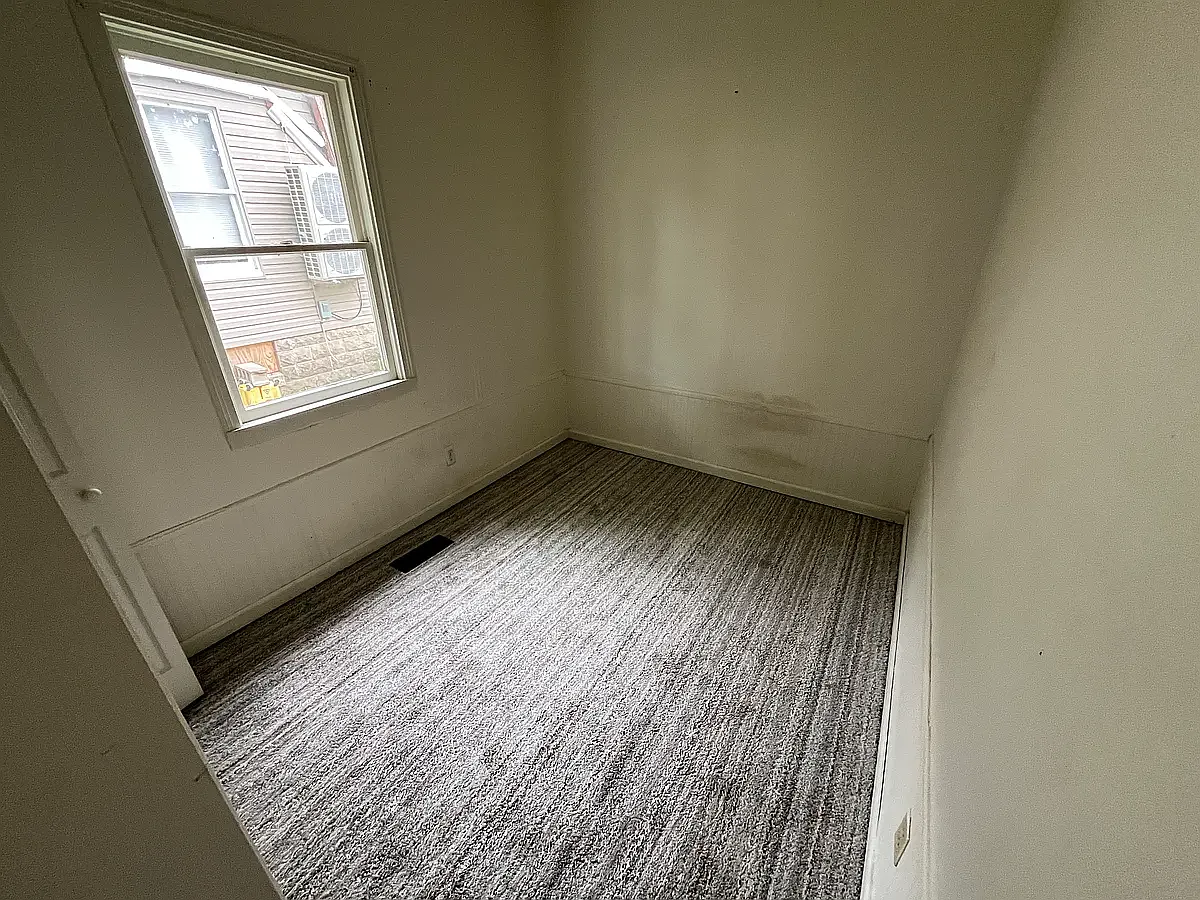 2 bed, 1250 sqft, $975 — Photo 2
