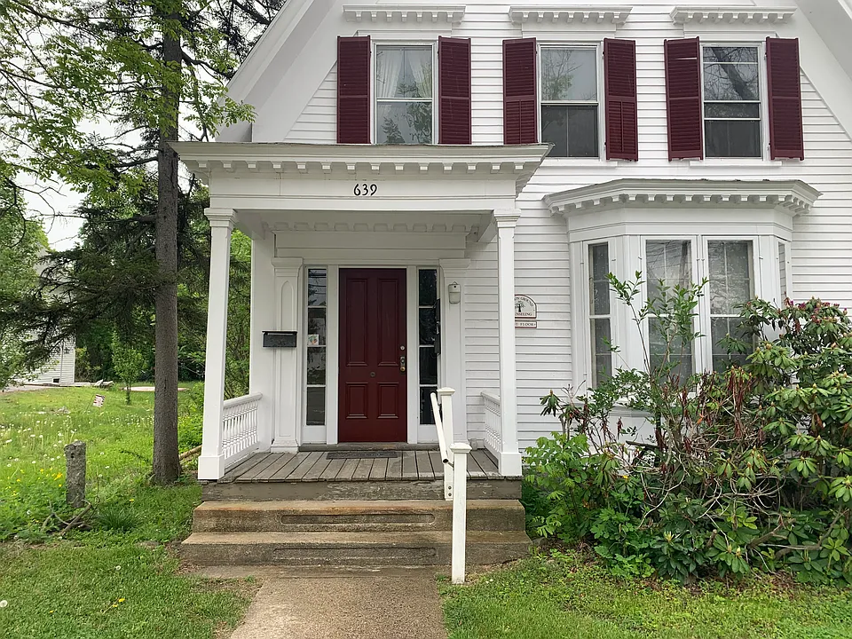 Entrance -- 2nd Level Unit