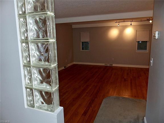 5th image of 5464 Coronada Dr