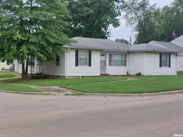 2700 Mannen St, Mount Vernon, IL 62864