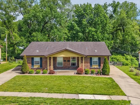 5239 Ville Anita Ct, Hazelwood, MO 63042
