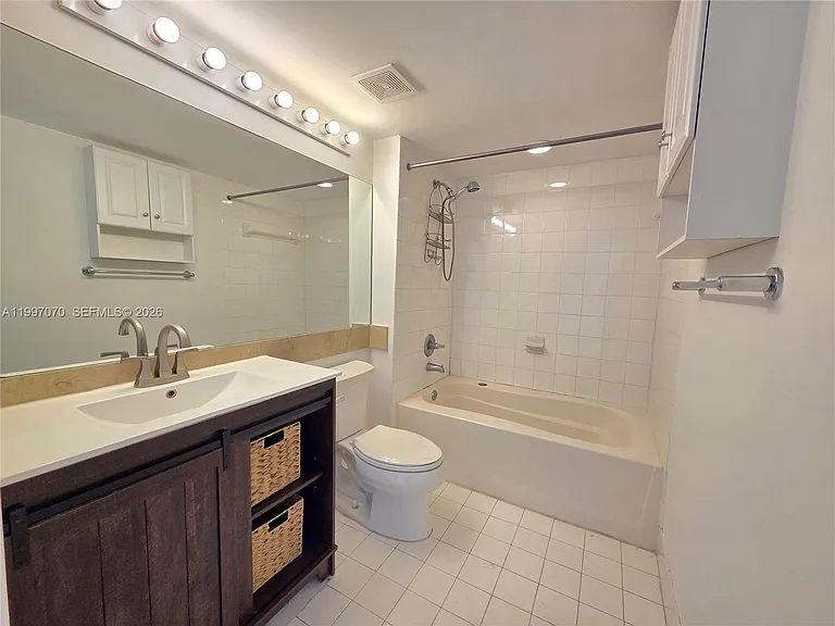 1155 Brickell Bay Dr #2006 — Photo 22