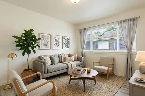Back Nine Apartments - Located on the west slope of Queen Anne Photo 1