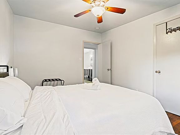 4th image of 4300 Mount Vernon Dr