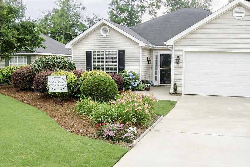 Curb Appeal Galore!