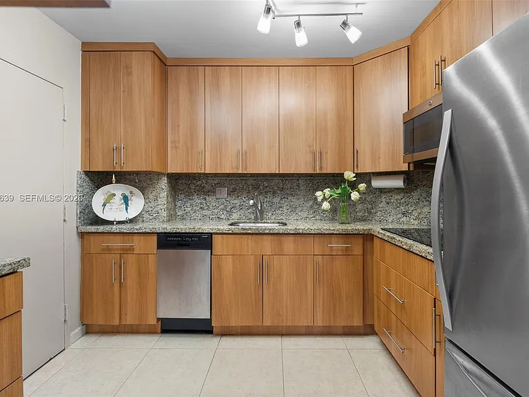 300 Bayview Dr #1910 — Photo 16