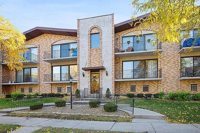 1st image of 4105 W 93rd Pl APT 1D