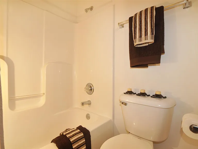 203 N Gregory St — Photo 25