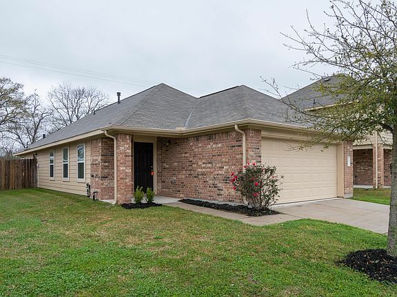 3rd image of 3811 Cary Creek Dr