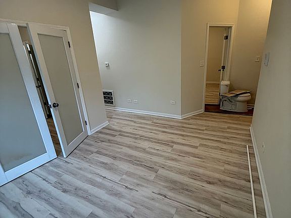 4th image of 1305 W Morse Ave #2