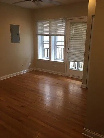 2 bed, 950 sqft, $1,695 — Photo 3