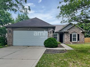 10684 Summerwood Ln, Fishers, IN 46038