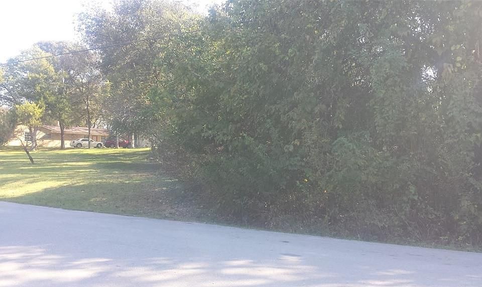 2nd image of 126 Lakewood Dr
