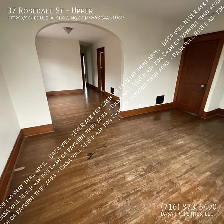 37 Rosedale Upper - 2 Bed / 1 Bath — Photo 3