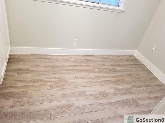 3rd image of 5921 Gaston Ave APT G