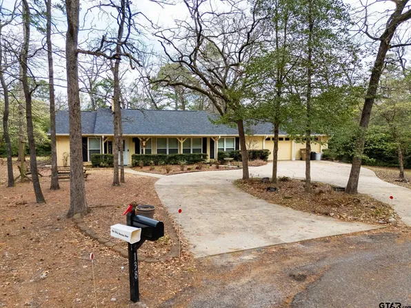 138 Green Knl, Holly Lake Ranch, TX 75765