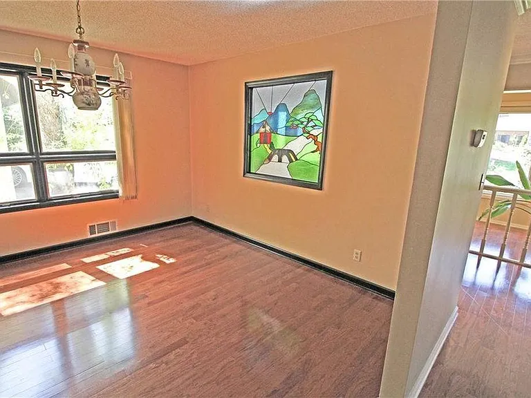 1456 Heritage Rd — Photo 43
