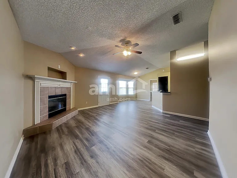 2064 Hunters Trace Cir — Photo 7